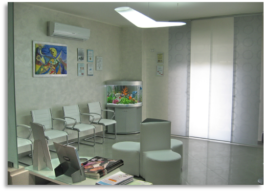 l'acquario della sala d'aspetto dello studio dentistico minutella di Bagheria